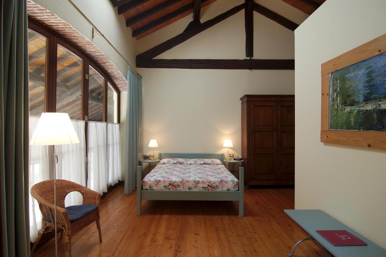 Polidora Bed & Breakfast Laveno-Mombello Bagian luar foto